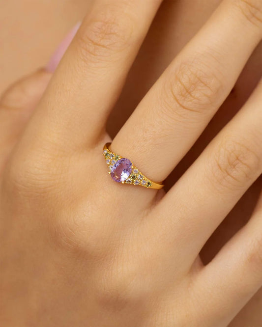 Amabile Anello Lilypad Con Pietra Lilla Placcato Oro