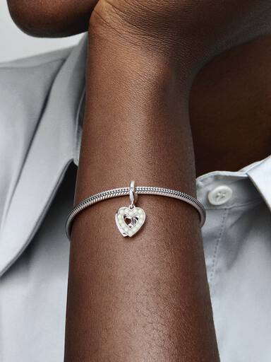 Pandora Charm Pendente Doppio Cuore con Perle d’Acqua Dolce Coltivate