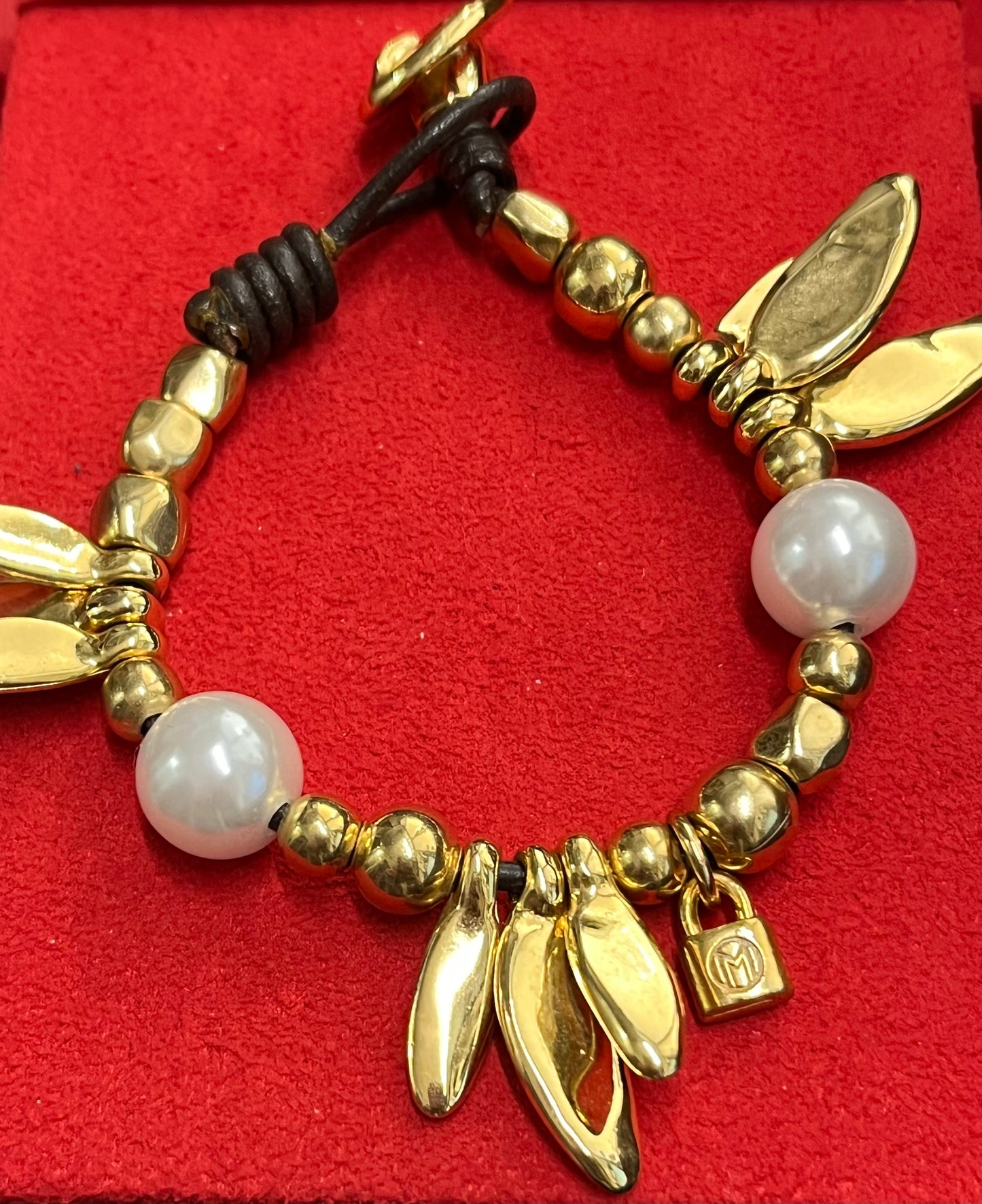 Madness Milano Bracciale Dorato Con Perle E Petali Pendenti