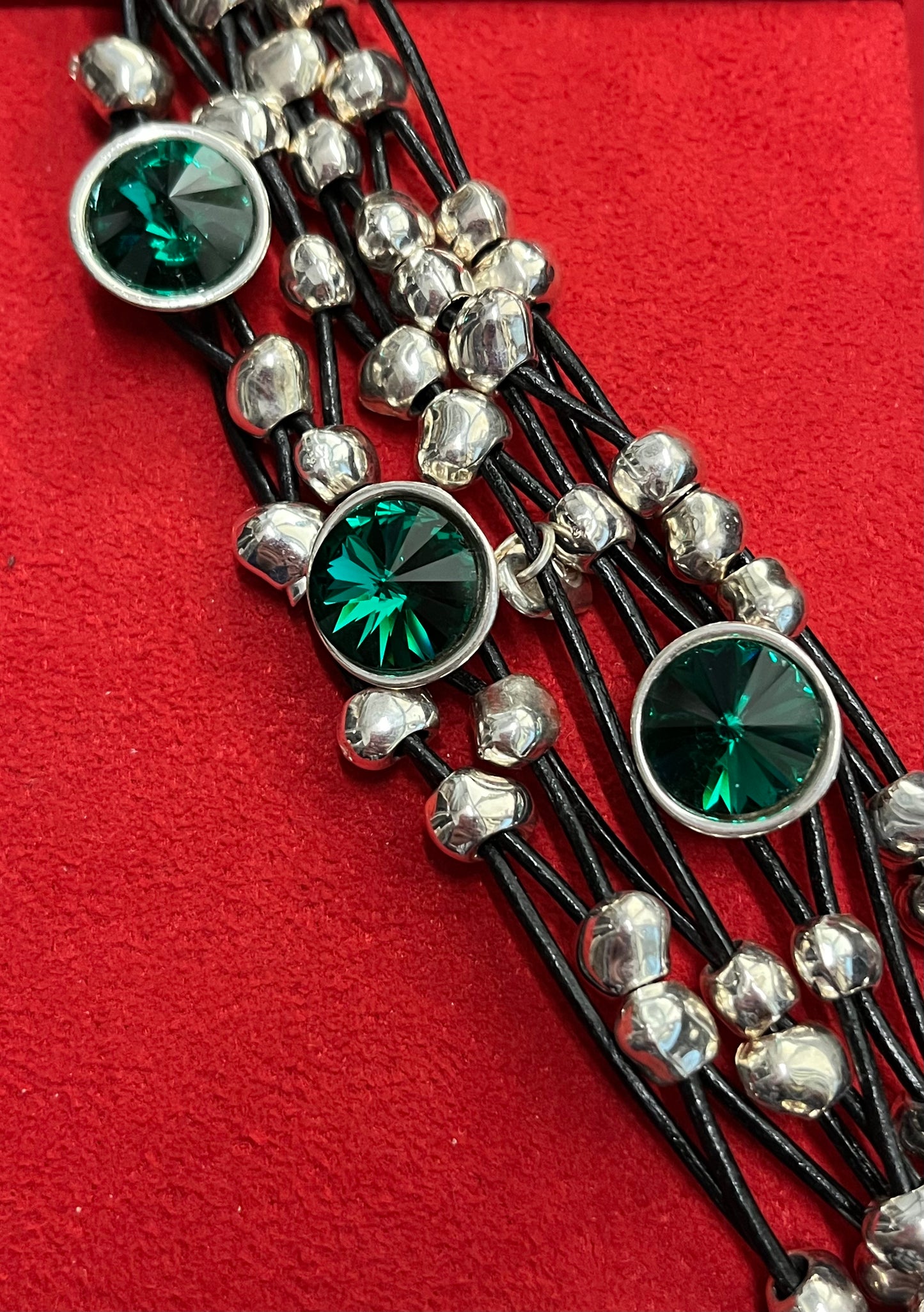 Madness Milano Bracciale A Fascia Con 3 Zirconi Verdi