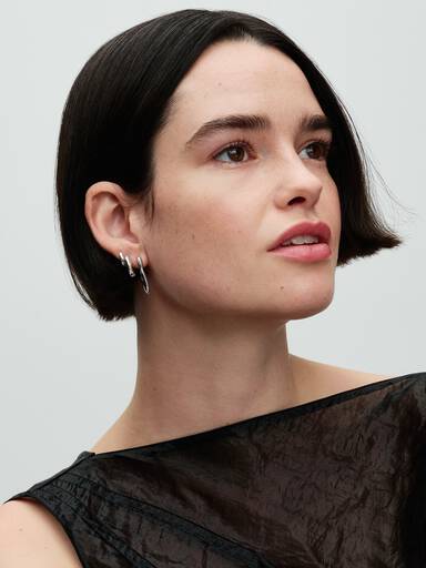 Pandora Orecchini Cerchi a V Aperti Linea Sinuosa