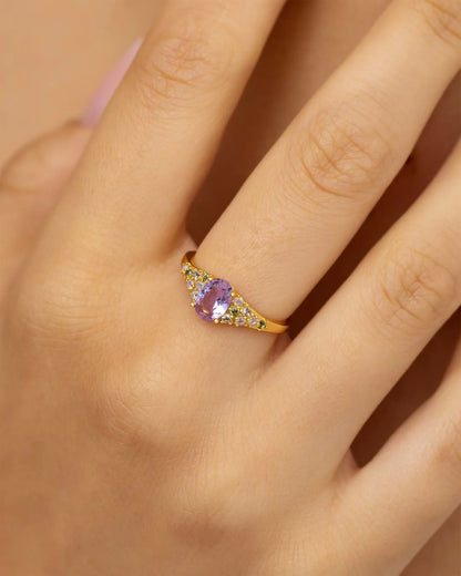 Amabile Anello Lilypad Con Pietra Lilla Placcato Oro