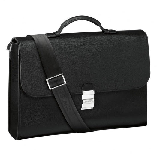 Valigetta ventiquattrore Montblanc in pregiata pelle pieno fiore proveniente dall'Europa di colore nero della collezione Meisterstuck Soft Grain Borse Montblanc - Misure della valigetta ventiquattrore: 39 x 27 x 12 cm - Questa ventiquattrore è dotata di chiusura a patta con combinazione, una tasca principale, una tasca con zip, due tasche per il cellulare e tre passanti per gli strumenti da scrittura - Codice prodotto: 114451