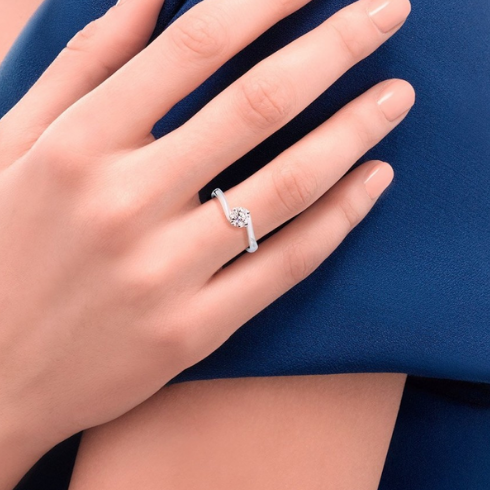 Re carlo 2025 anelli fidanzamento